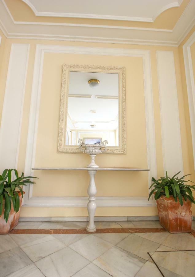 Apartamento Trajano Seville Luaran gambar